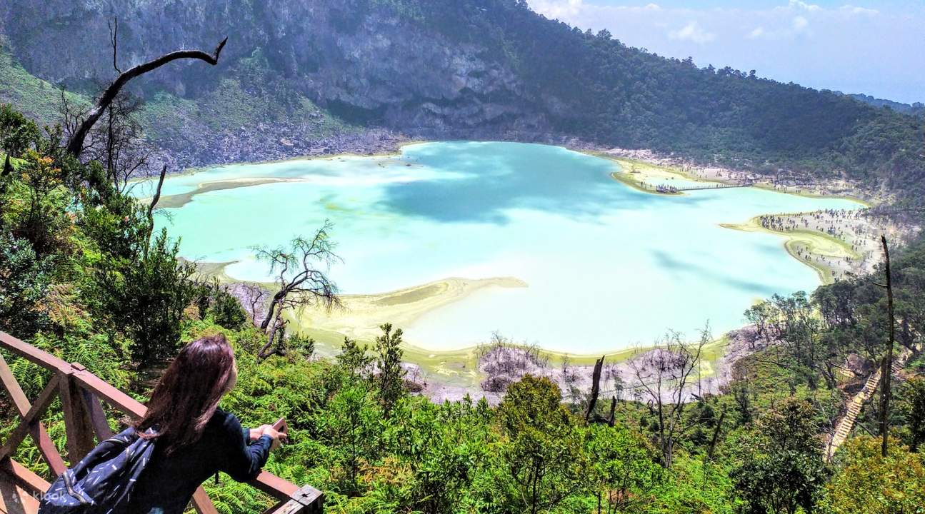 Explore Bandung: The Perfect Blend of Nature, Shopping & Culture